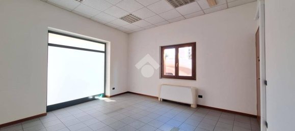 168m² Commercial property in Como, Italy No. 316344 3