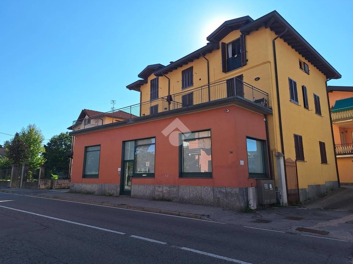 168m² Commercial property in Como, Italy No. 316344