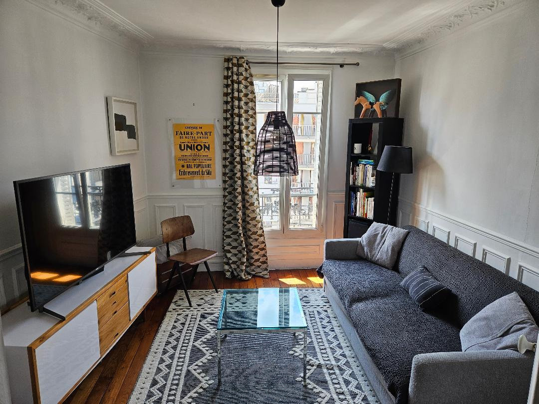 2 bedrooms Apartment in Courbevoie, France No. 150633