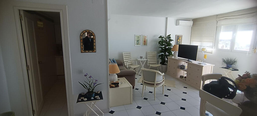 1 bedroom Apartment in Marbella, Spain No. 185229