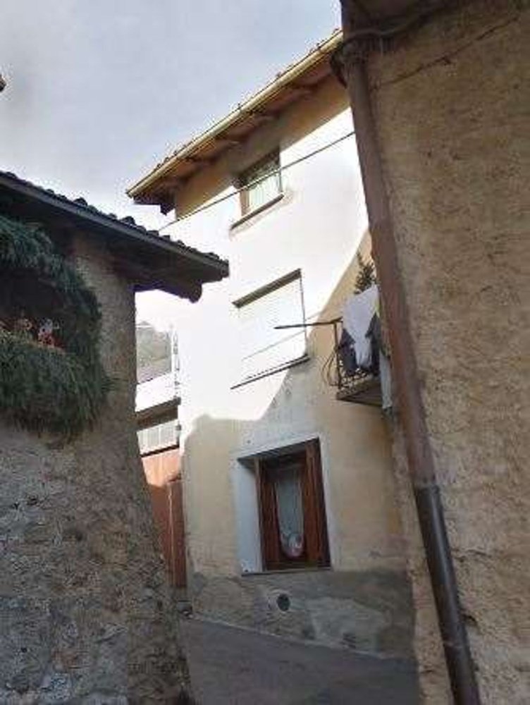 3-salle Appartement à Pasturo, Italy No. 4415