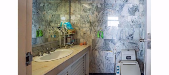 2 bedrooms Condo in Pattaya, Thailand No. 11740 2