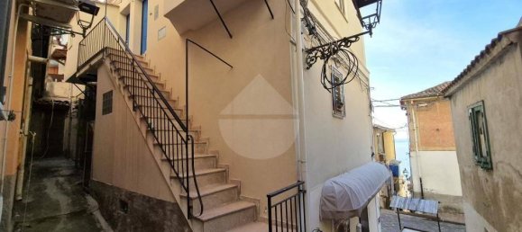 2 rooms Apartment in Pizzo, Italy No. 36716 2