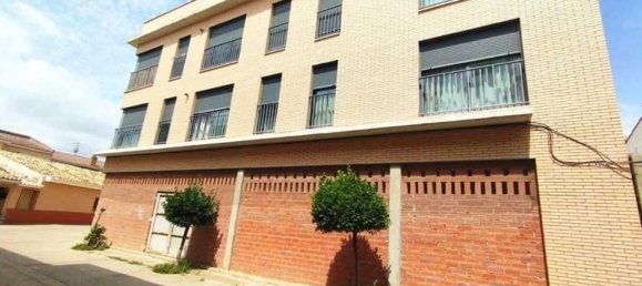 427m² Commercial property in Zaragoza, Spain No. 62895 3