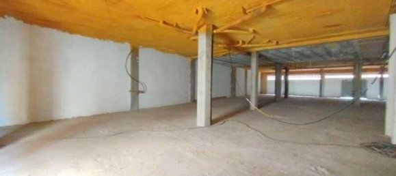 427m² Commercial property in Zaragoza, Spain No. 62895 13