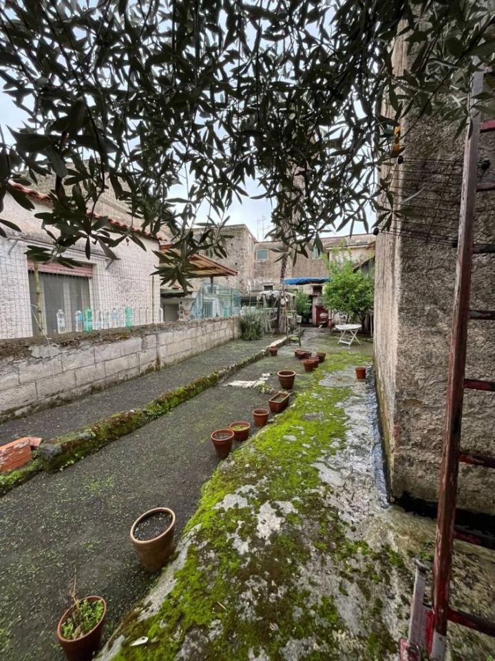 6 rooms House in Ottaviano, Italy No. 34562