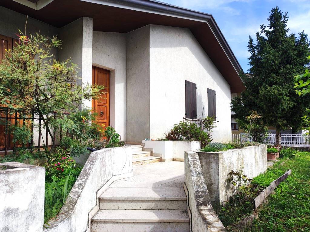 3 bedrooms Villa in Abano Terme, Italy No. 166464