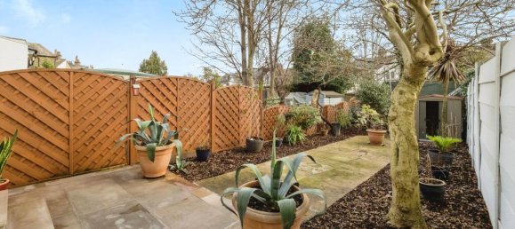 3 غرف نوم منزل في East Ham, United Kingdom رقم 11399 25