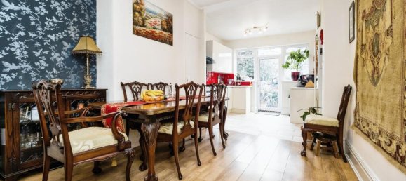 3 غرف نوم منزل في East Ham, United Kingdom رقم 11399 2