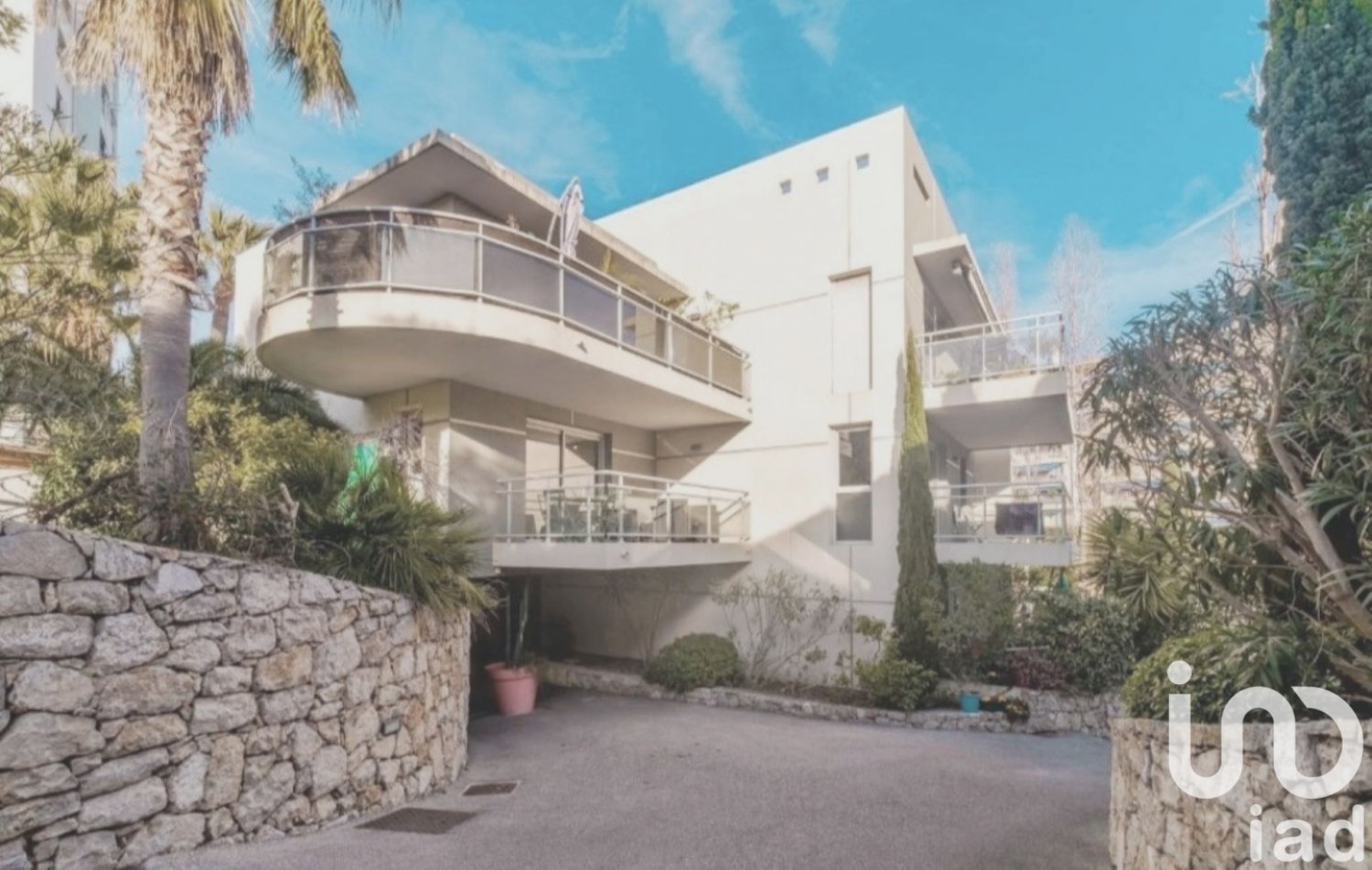 3 rooms Apartment in Cannes, France No. 352149