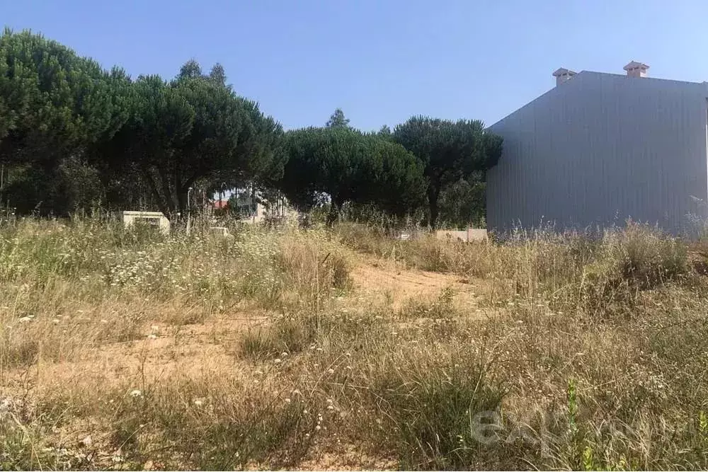 253m² Land in Espinho, Portugal No. 93273