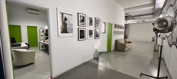 300m² Commercial property in Turin, Italy No. 57273 16