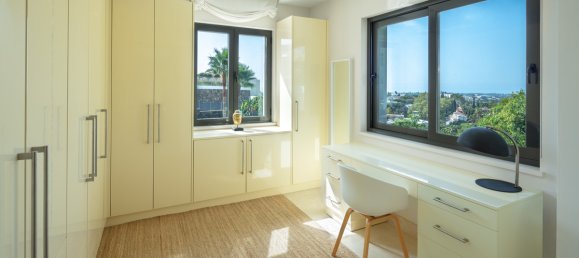 6 bedrooms Villa in El Herrojo, Spain No. 3082 11