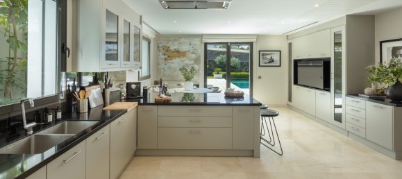 6 bedrooms Villa in El Herrojo, Spain No. 3082 22