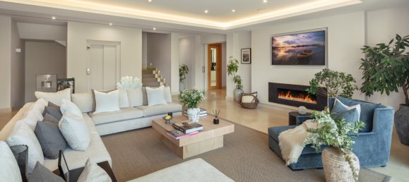 6 bedrooms Villa in El Herrojo, Spain No. 3082 20