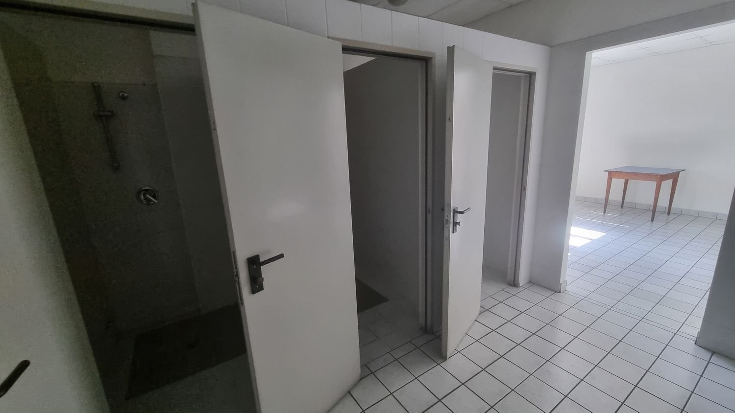 Almacén en Cadoneghe, Italy 1800 m² No. 379090