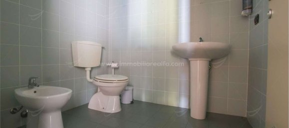 200m² Office in Novara, Italy No. 49731 11