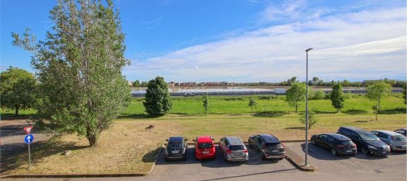 200m² Office in Novara, Italy No. 49731 7