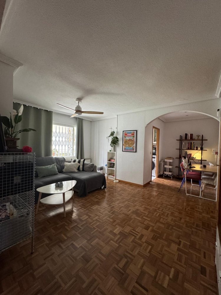 3 bedrooms Apartment in Madrid, Spain No. 164508