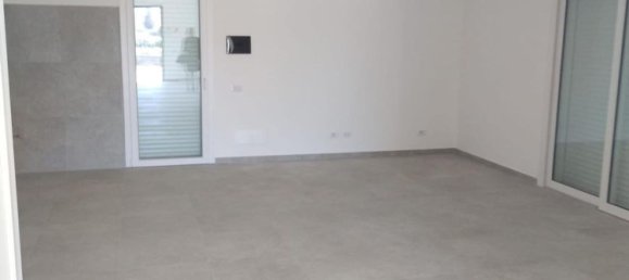 130m² Commercial property in Cassino, Italy No. 224527 4