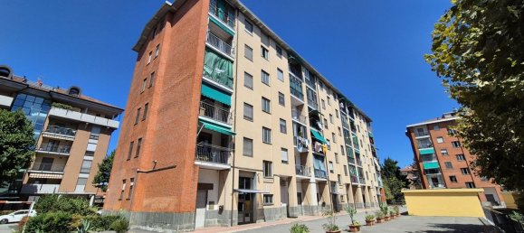 Apartamento de 4 habitaciónes en Chivasso, Italy No. 295403 2
