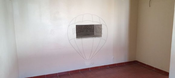 227m² Commercial property in Viana do Alentejo, Portugal No. 65893 2