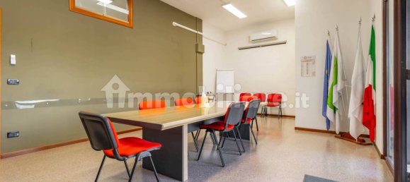 4 rooms Office in Modugno, Italy No. 373239 22