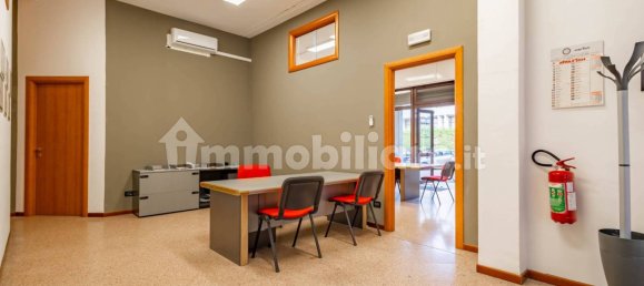 4 rooms Office in Modugno, Italy No. 373239 8