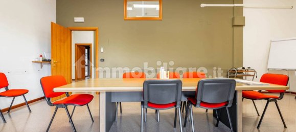 4 rooms Office in Modugno, Italy No. 373239 3