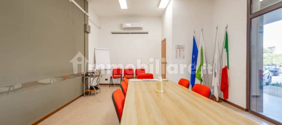4 rooms Office in Modugno, Italy No. 373239 9