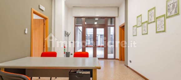 4 rooms Office in Modugno, Italy No. 373239 10