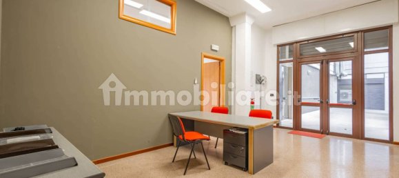 4 rooms Office in Modugno, Italy No. 373239 4