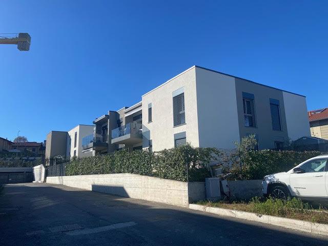 4 rooms Apartment in Anzano del Parco, Italy No. 15280