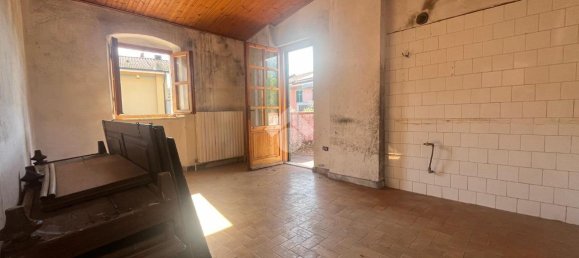 4غرفة منزل في Sarzana, Italy رقم 83129 28