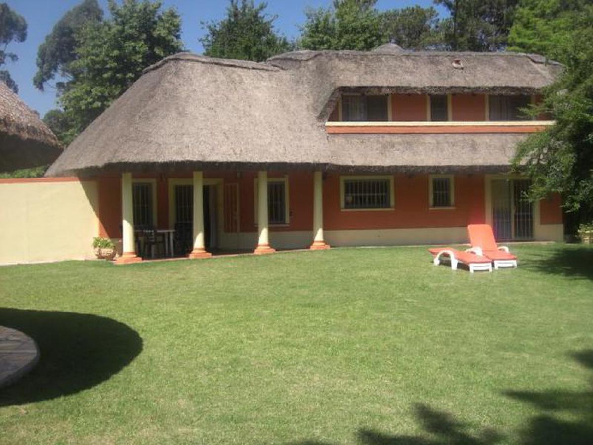 3 bedrooms House in Maldonado, Uruguay No. 10455
