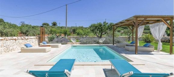 3 bedrooms House in Martina Franca, Italy No. 109287 12