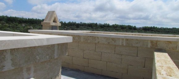 Дом с 5 комнатами в Salve, Италия № 100618 12