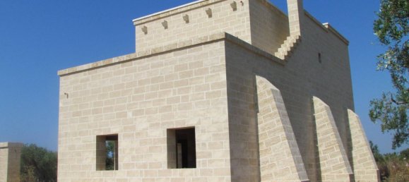 Дом с 5 комнатами в Salve, Италия № 100618 3