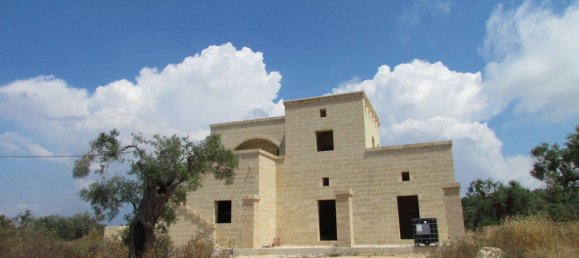 Дом с 5 комнатами в Salve, Италия № 100618 5