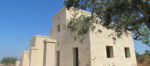 Дом с 5 комнатами в Salve, Италия № 100618 20