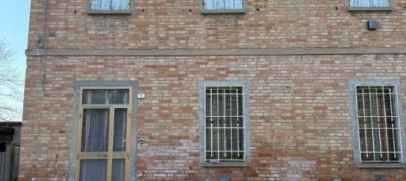 4 rooms Villa in Argenta, Italy No. 107912 4