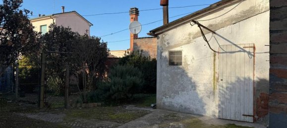 4 rooms Villa in Argenta, Italy No. 107912 6