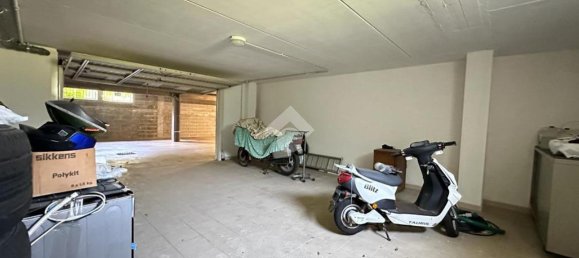 2 rooms Garage in Sarzana, Italy No. 74460 9