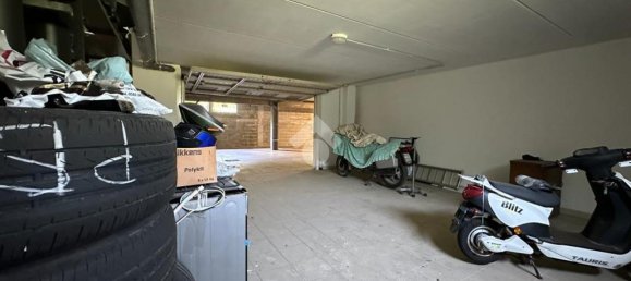 2 rooms Garage in Sarzana, Italy No. 74460 5
