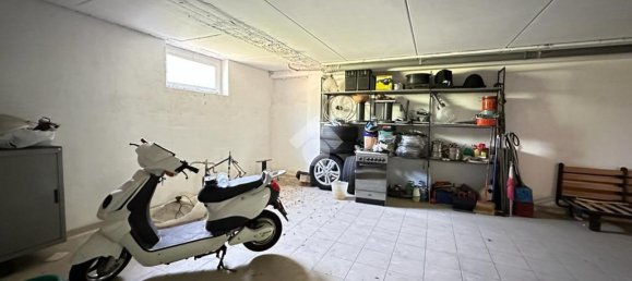 2 rooms Garage in Sarzana, Italy No. 74460 7