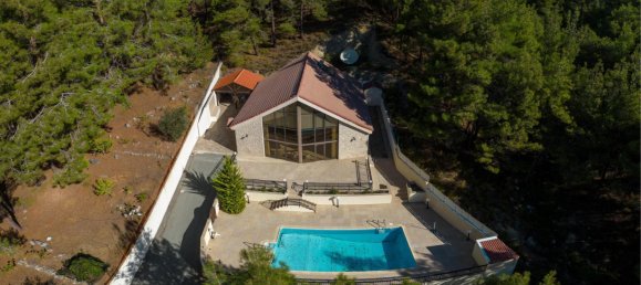 3 bedrooms Villa in Limassol, Cyprus No. 10230 2