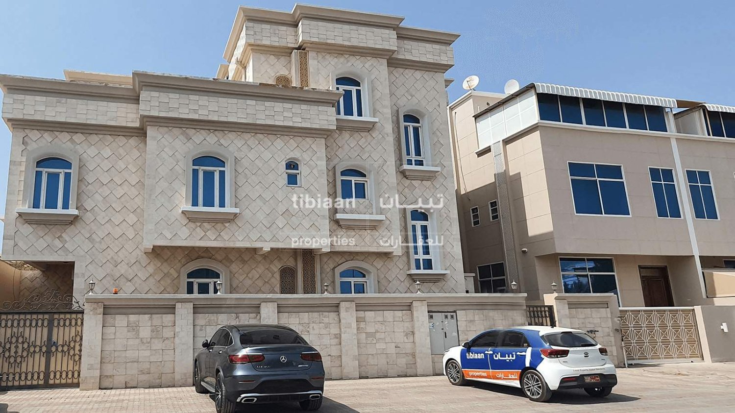 4 bedrooms Villa in As Sib, Oman No. 859