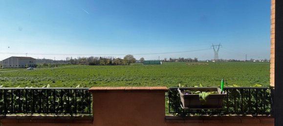 4 bedrooms Apartment in Mirandola, Italy No. 347843 9