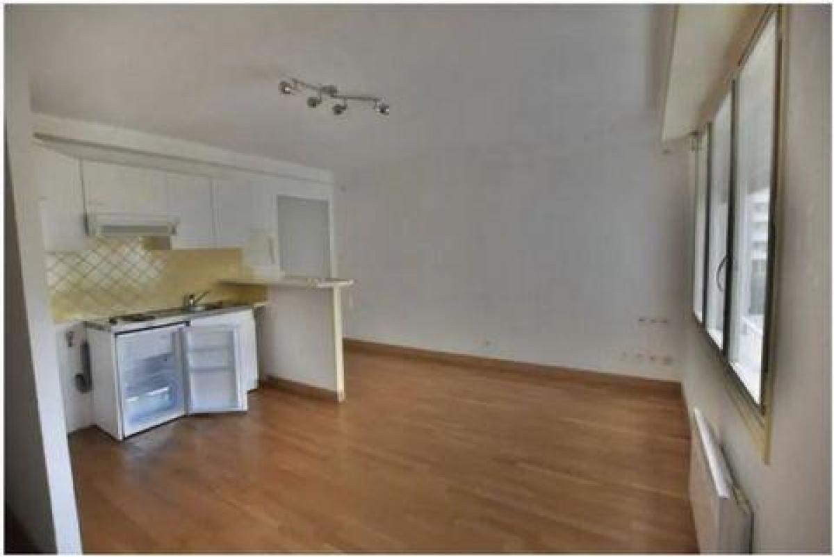 Estudio en el condominio en Pau, France No. 7651