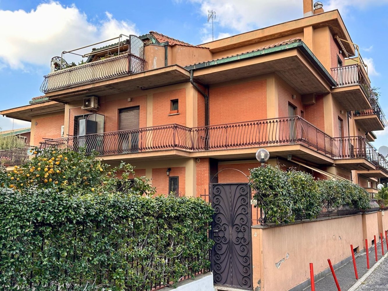 3 rooms Apartment in Marino, Italy No. 44924